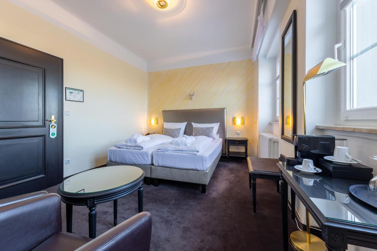 Jagdschloss Hotel Niederwald ฮูเดสไฮม์ แอม ไฮน์ ภายนอก รูปภาพ